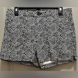 BCG Size 8 Black/White Geometric Shorts EUC